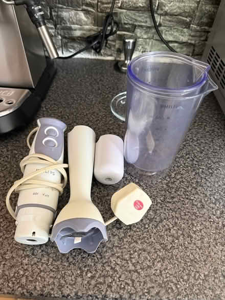 Photo of free Hands blender (Esher) #1