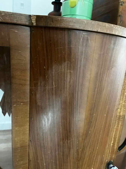 Photo of free Glass cabinet (E17) #3