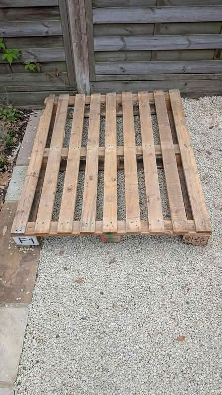 Photo of free pallet (Wimbledon Park) #1