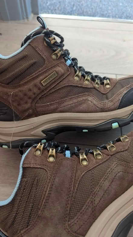 Photo of free Hiking boots UK 6 (SE25) #2