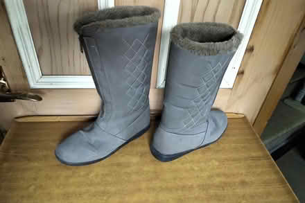 Photo of free Winter boots (Belper DE56) #1