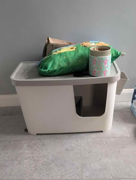 Photo of free Cat litter tray/house (Pelsall WS3) #1