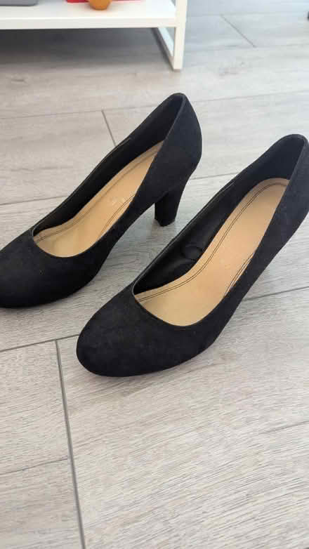 Photo of free Black heels (SE25) #2