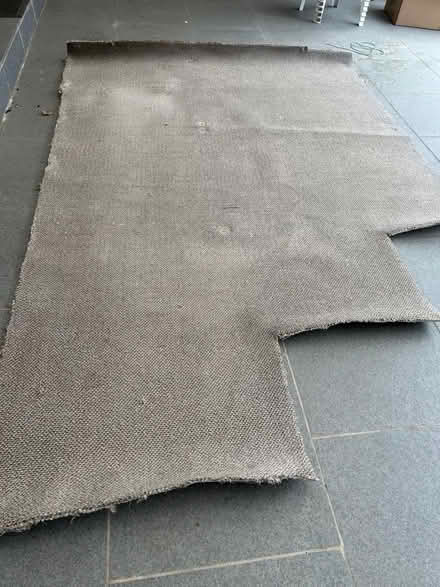Photo of free Grey carpet (UB6) #1