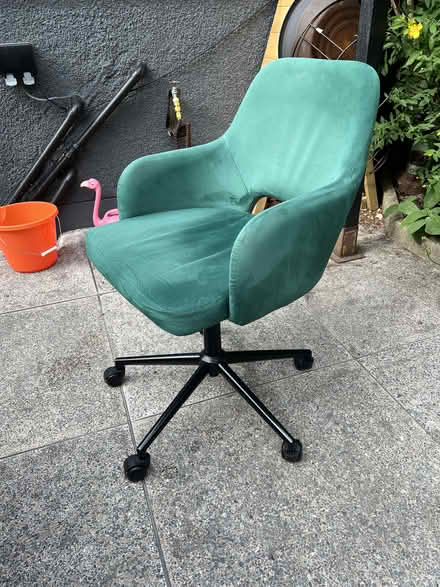 Photo of free Green velvet office chair (Grove Park BR1) #1
