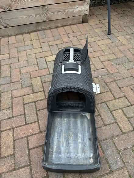Photo of free Curver litter tray (PO3 Baffins) #3