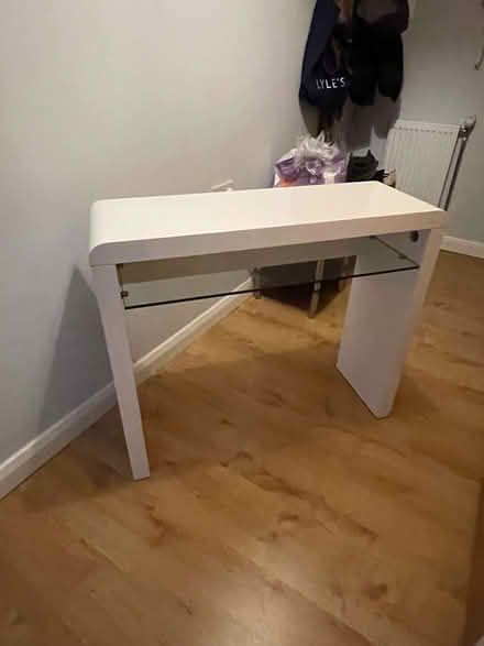 Photo of free Dressing table white (Drayton Park N7) #1