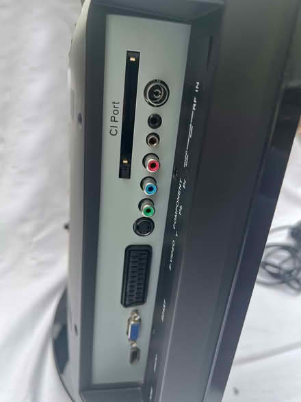 Photo of free Television 19-inch LCD with built in DVD and Freeview. (Hayes UB3) #3