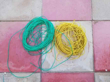 Photo of free Yellow and green washing line (BS30) #1