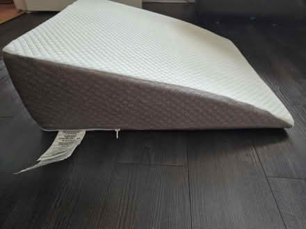 Photo of free Kolbs Bed Wedge Pillow (Ellenbrook M28) #2