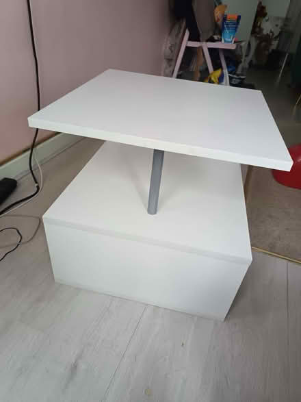 Photo of free White side tables (W7) #2
