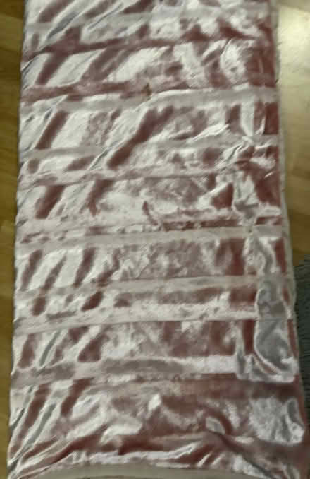Photo of free Pink shimmery double quilt cover (Peachcroft OX14) #1