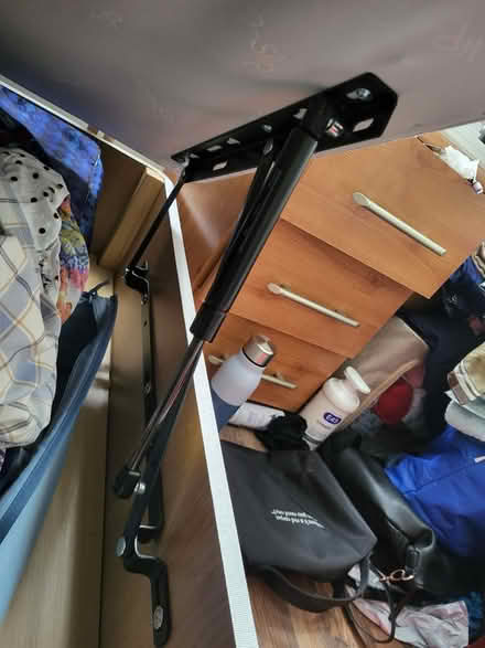 Photo of free Single bed and mattress (Croydon) #4