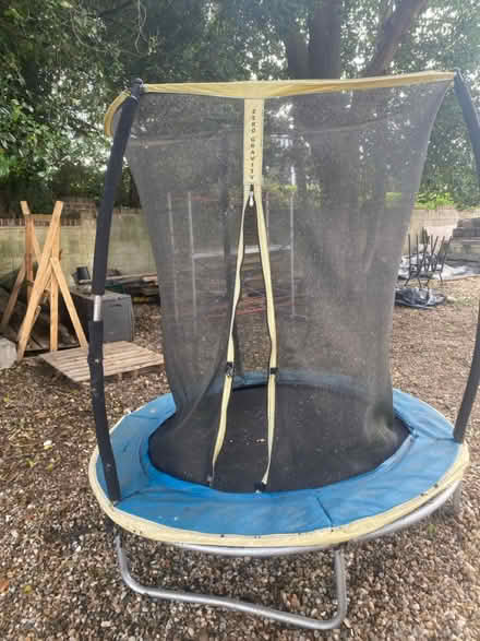 Photo of free Kids trampoline (Me9 7ut) #1