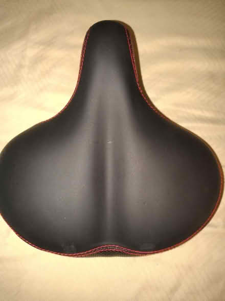 Photo of free Big 🍑 bike seat, indoor/outdoor (NE Bellevue nr crossroads) #1