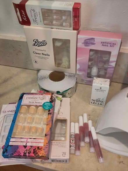 Photo of free UV/LED lamp+other Nail accessories (Great Missenden, HP16) #2