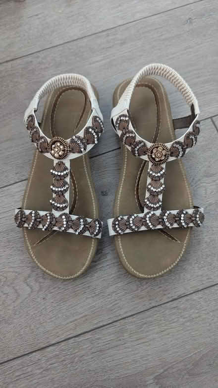 Photo of free Seashell sandals (SE25) #1