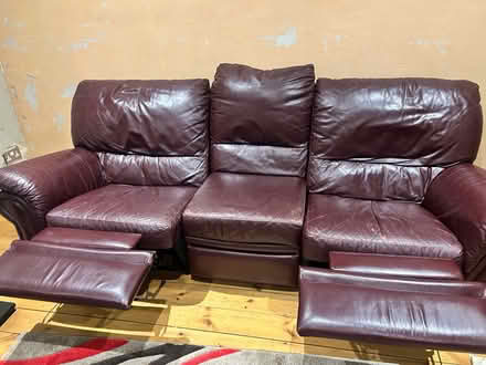 Photo of free 3 Piece recliner leather sofa (SE25) #4