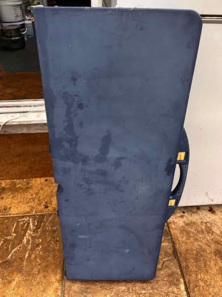 Photo of free Folding table and chairs (Ub60ln) #1