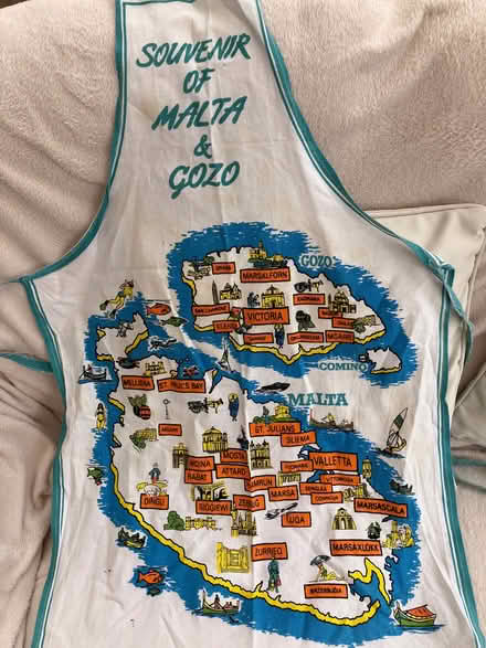 Photo of Souvenir apron from Malta and Gozo (Rothley LE7) #1