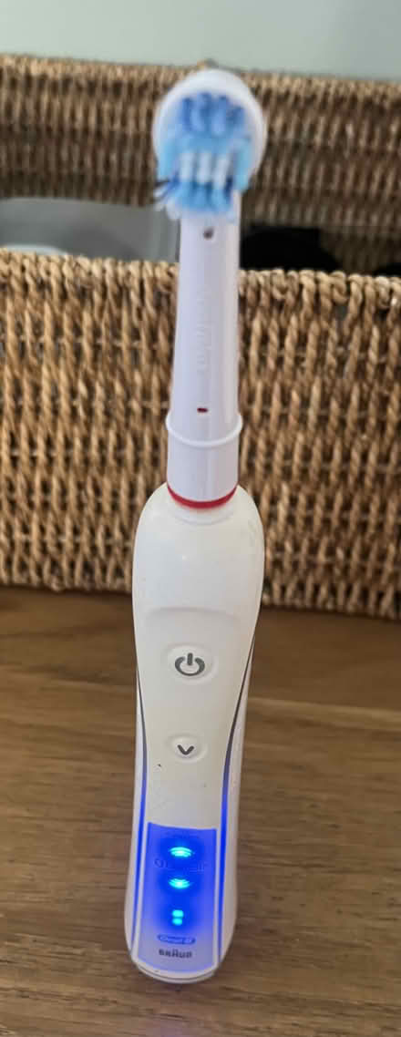 Photo of free OralB bluetooth electric toothbrush (CH43) #2