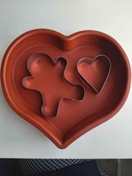 Photo of free silicone cake mold and 2 cookie cutters (Hackney E8) #1