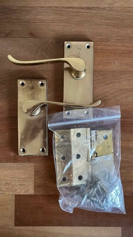 Photo of free Door with handle and hinges (Fernwood NG24) #2