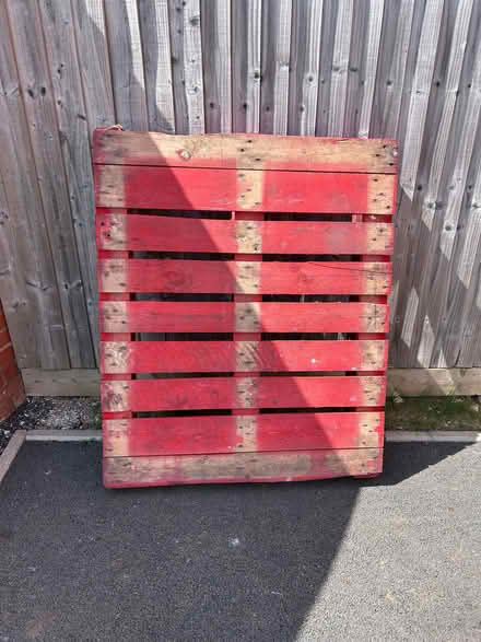 Photo of free Red pallet (Bishops Tachbrook CV33) #1