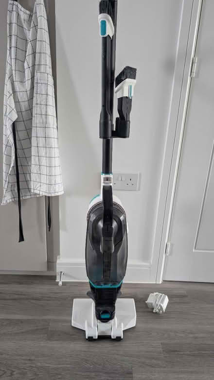 Photo of free Cordless upright vacuum cleaner (Aylesbury, HP18) #3