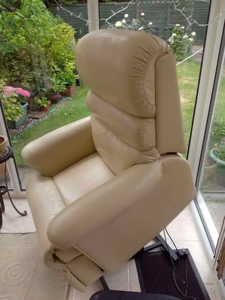 Photo of free electric riser/recliner (Linton CB21) #1