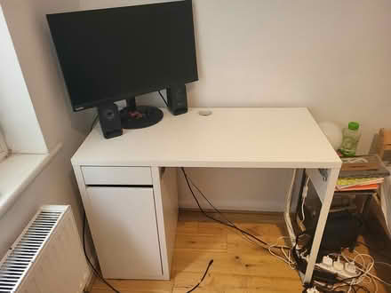 Photo of free Desk and chair (South Kilburn NW6) #1