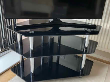 Photo of free TV corner table (Friern Barnet N11) #3