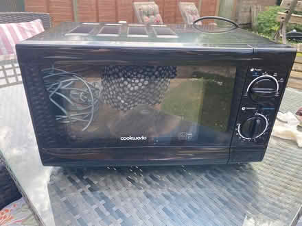 Photo of free Microwave (St Albans AL2) #1