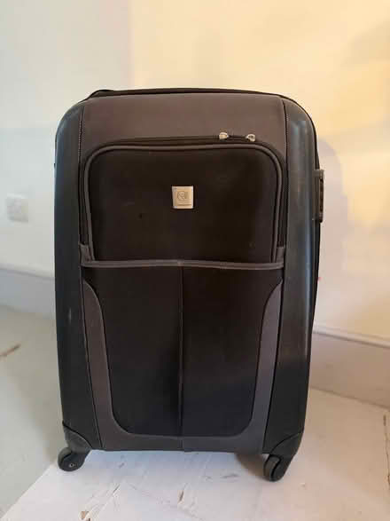 Photo of free black suitcase (5 mins from london bridge) #1