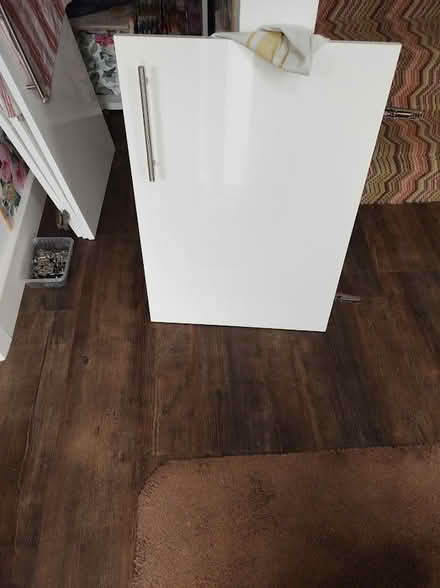 Photo of free B&Q kitchen cupboard doors x 4 (Belper DE56) #1