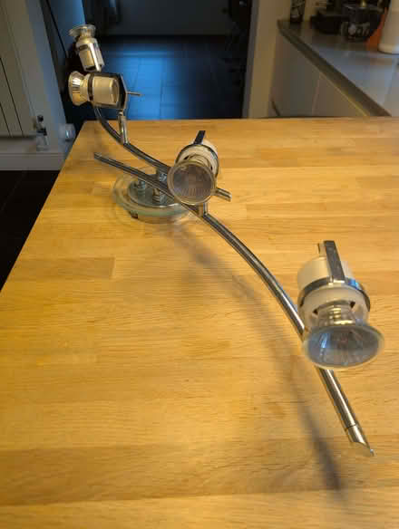 Photo of free 4 spotlight ceiling light (GU10) (Kew TW9) #4