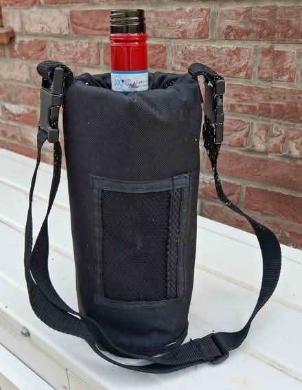 Photo of free Insulated wine bag for picnics (Sutton St Edmund) #1
