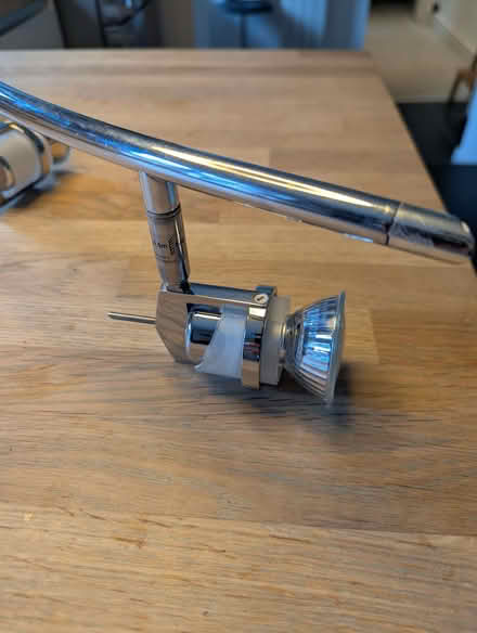 Photo of free 4 spotlight ceiling light (GU10) (Kew TW9) #2
