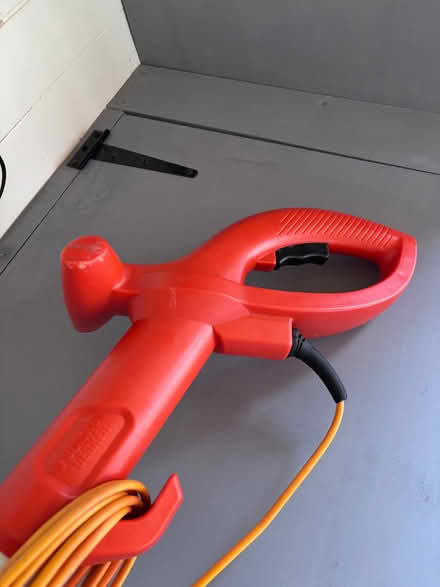 Photo of free Plug in garden strimmer (Leighton Buzzard LU7) #3
