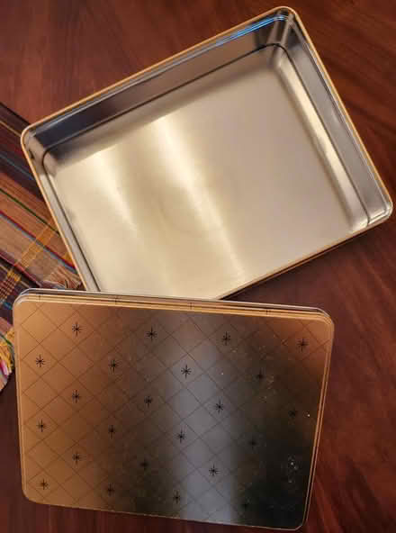 Photo of free metal gift box (SE Washington DC) #2