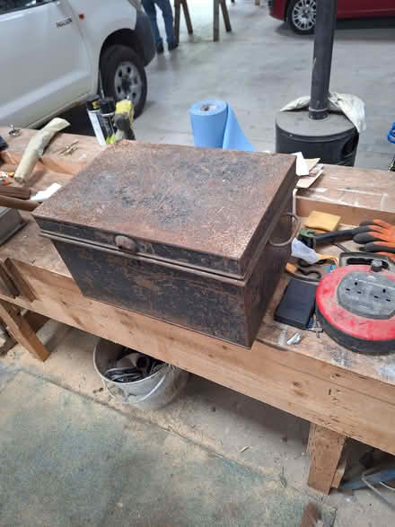 Photo of free Small metal trunk/box (Hyde GL6) #1