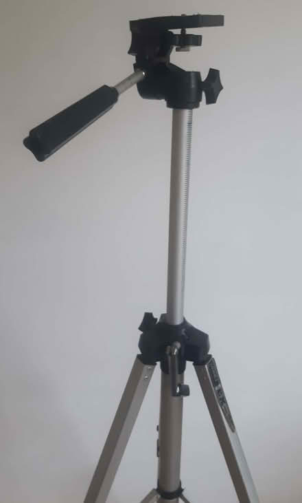 Photo of free Tripod (World's End RH15) #3