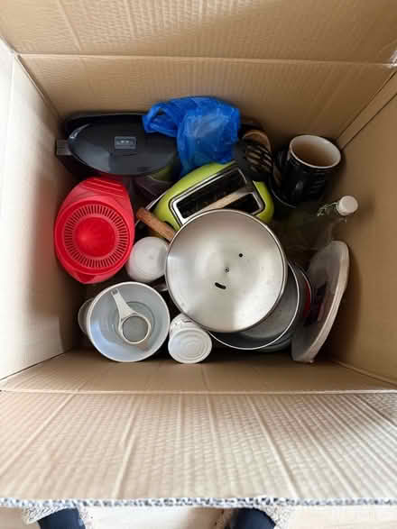 Photo of free Box of miscellaneous kitchen items (toaster, cups etc) (Eastfields CR4) #1