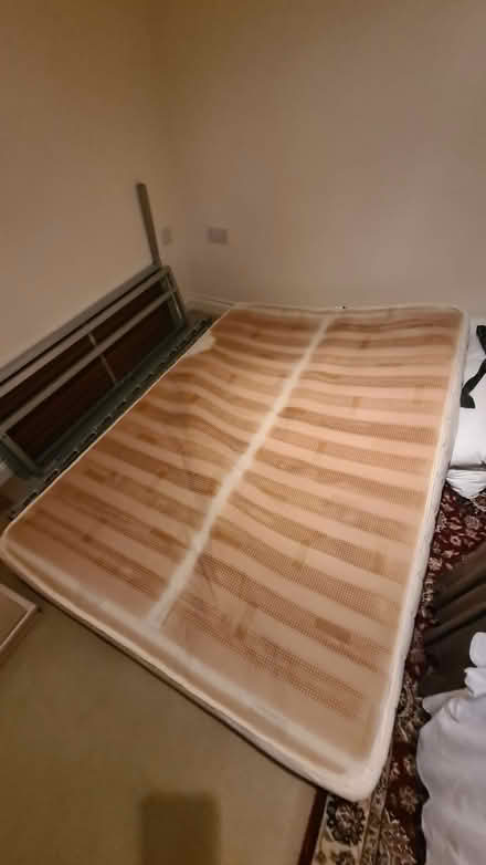 Photo of free Double bed (Ex47bs) #4