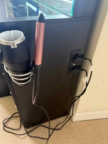 Photo of free Vanity desk with light up mirror (Woking) #2