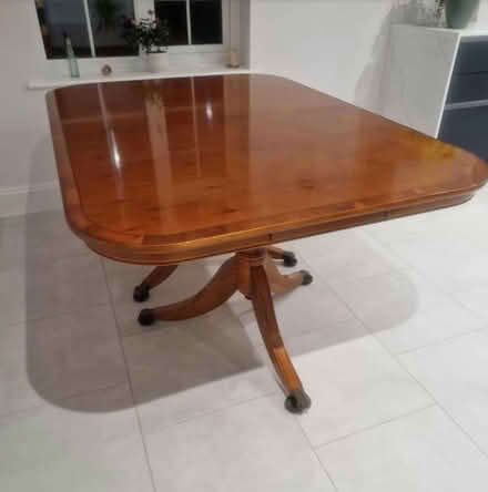 Photo of free Beautiful table (Broadfield. Crawley) #2