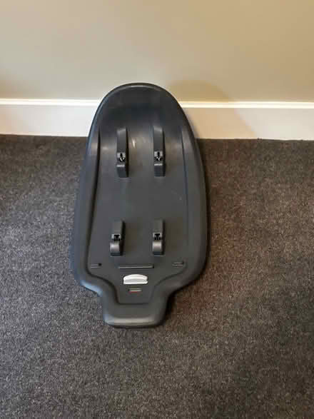 Photo of free Grey oyster car seat with isofix (Penrith CA11) #2