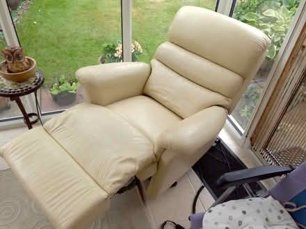 Photo of free electric riser/recliner (Linton CB21) #2
