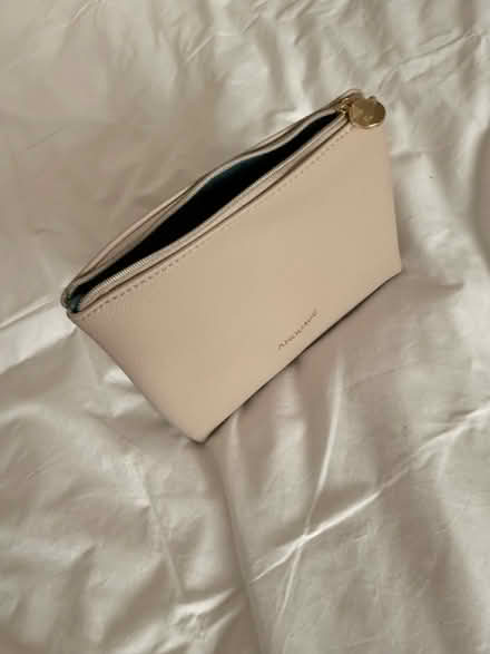 Photo of free Small necessarie (Hampstead Heath) #1