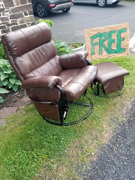 Photo of free Well-Loved Reclner (Woxall) #3